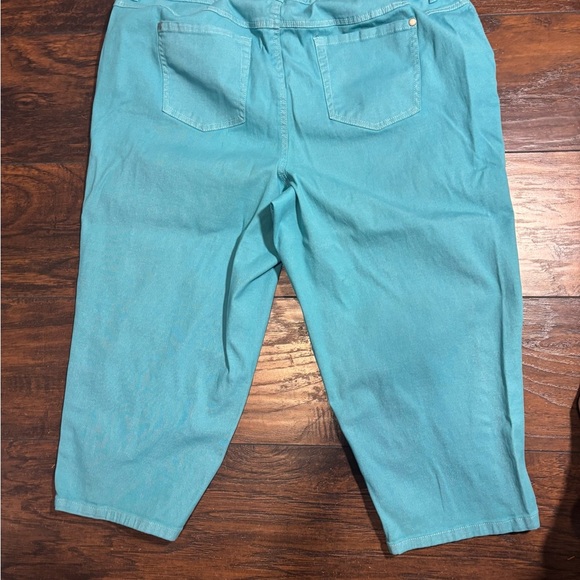 Women’s Cato Plus size capris jeans - Picture 4 of 8